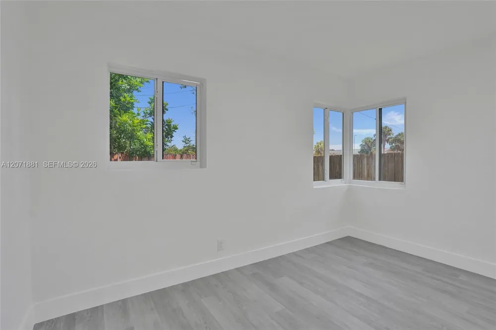 811 Finley Ct Hollywood, FL 33020