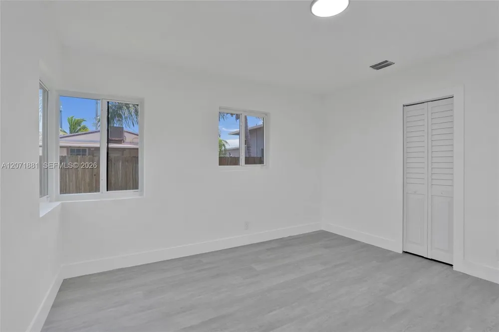 811 Finley Ct Hollywood, FL 33020
