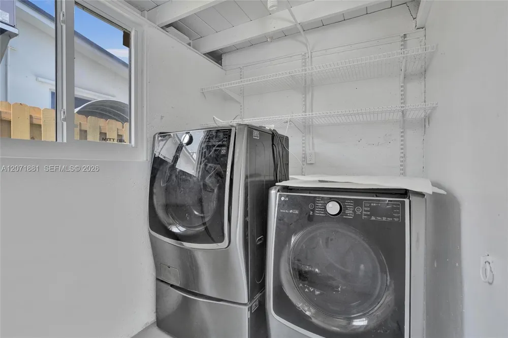 811 Finley Ct Hollywood, FL 33020