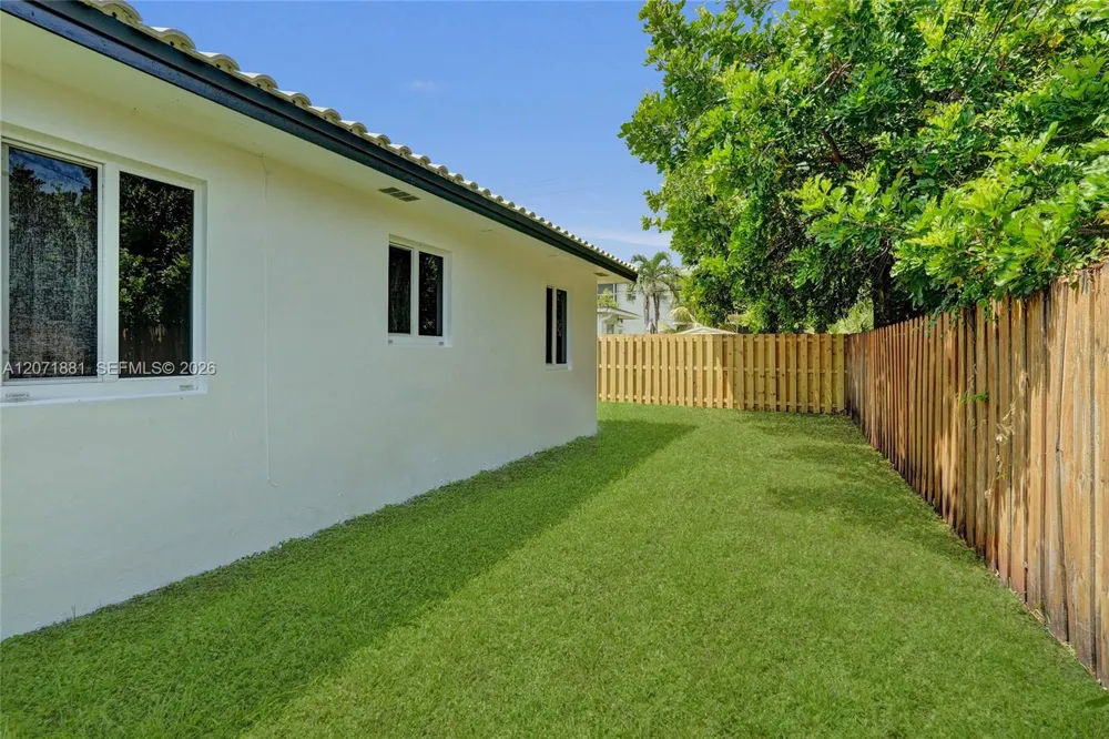 811 Finley Ct Hollywood, FL 33020