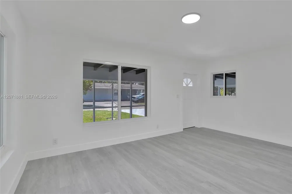 811 Finley Ct Hollywood, FL 33020