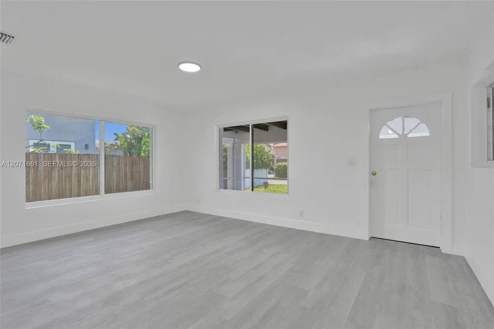 811 Finley Ct Hollywood, FL 33020