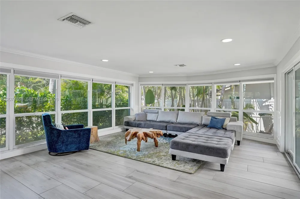 2615 NE 26th St Fort Lauderdale, FL 33305