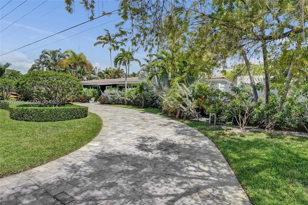 2615 NE 26th St Fort Lauderdale, FL 33305