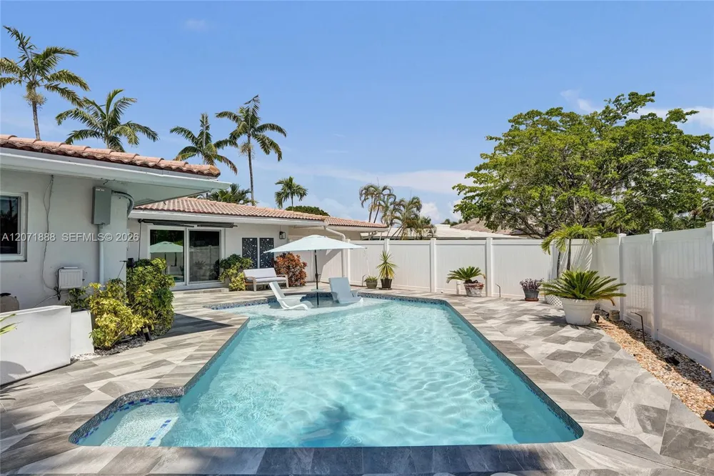 2615 NE 26th St Fort Lauderdale, FL 33305