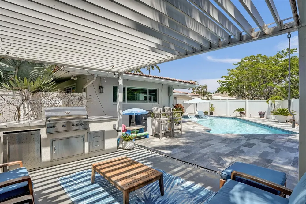 2615 NE 26th St Fort Lauderdale, FL 33305
