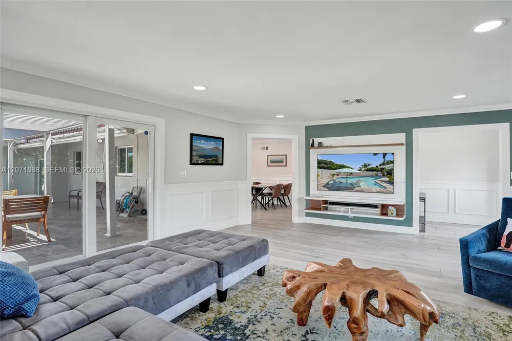 2615 NE 26th St Fort Lauderdale, FL 33305
