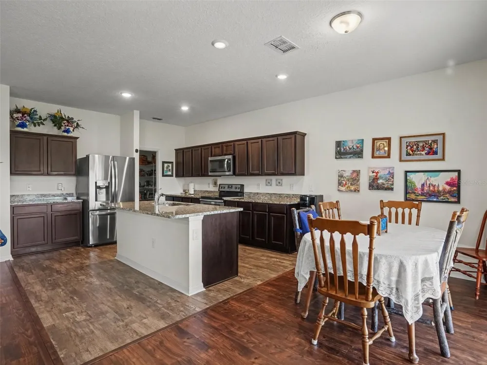 524 BLUE WATER COURT Haines City, FL 33844
