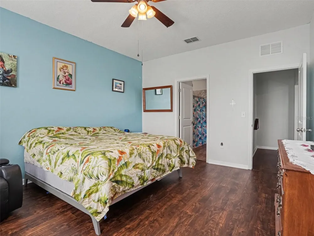 524 BLUE WATER COURT Haines City, FL 33844