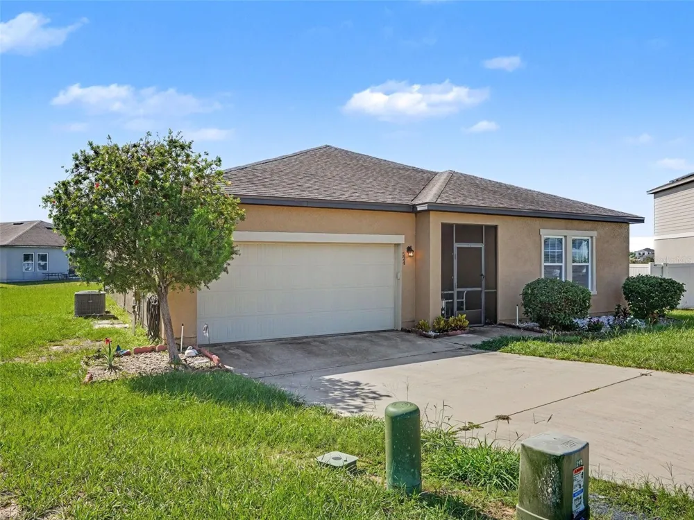 524 BLUE WATER COURT Haines City, FL 33844