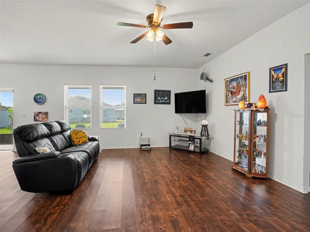 524 BLUE WATER COURT Haines City, FL 33844