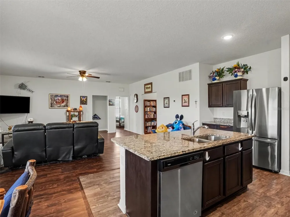 524 BLUE WATER COURT Haines City, FL 33844
