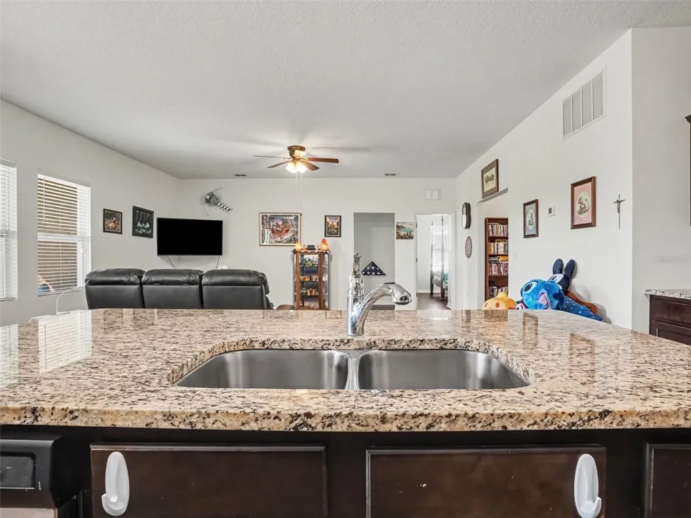 524 BLUE WATER COURT Haines City, FL 33844