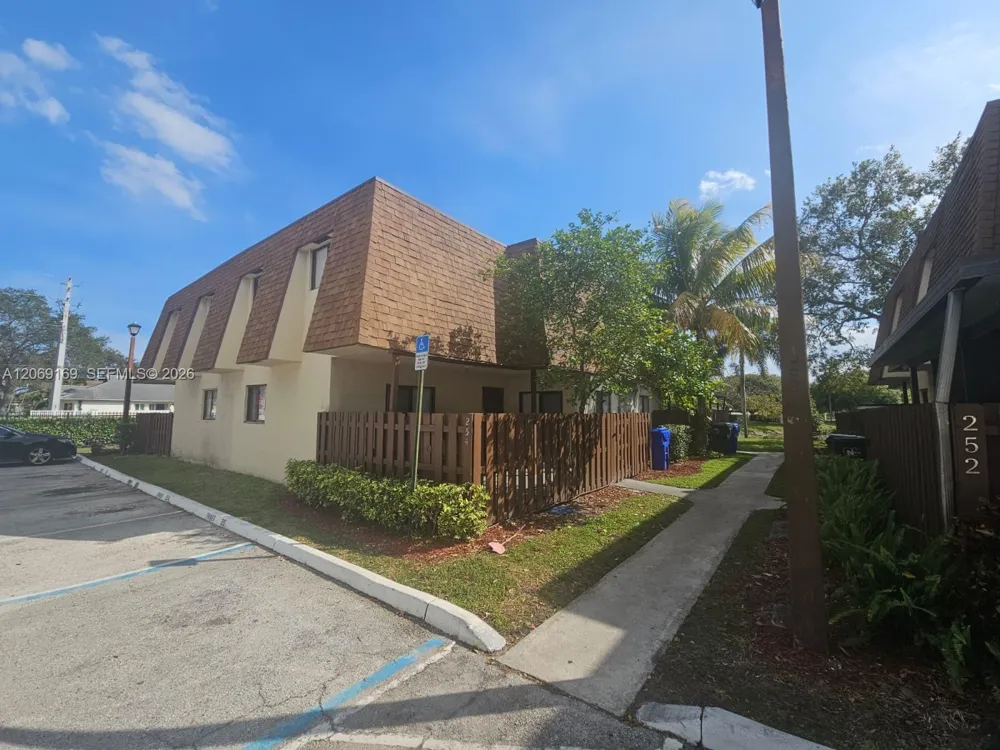 253 San Remo Blvd #253 North Lauderdale, FL 33068