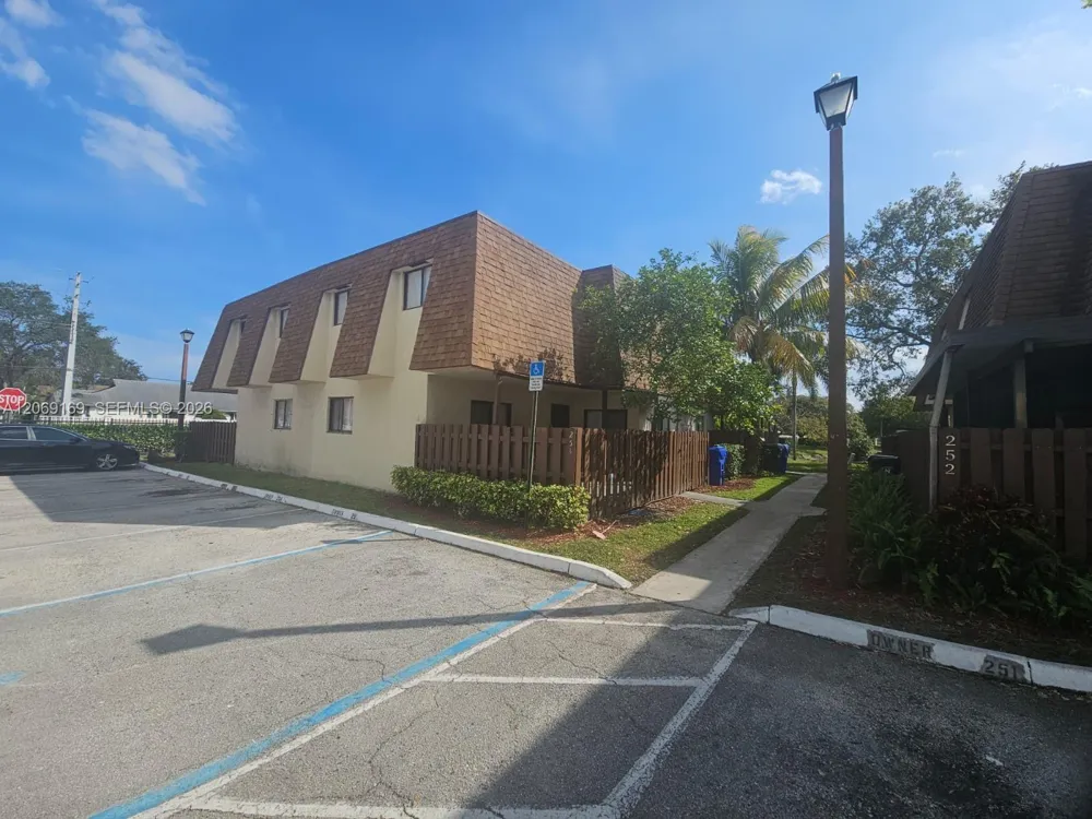 253 San Remo Blvd #253 North Lauderdale, FL 33068