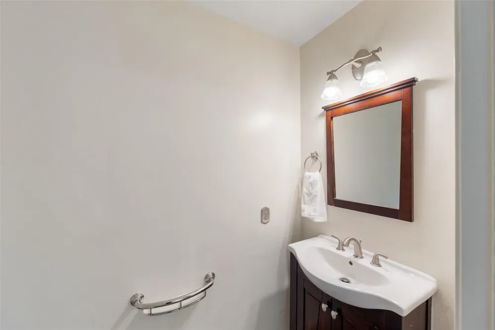 3223 Holly Green Drive Kingwood, TX 77339