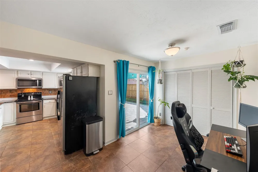 3223 Holly Green Drive Kingwood, TX 77339