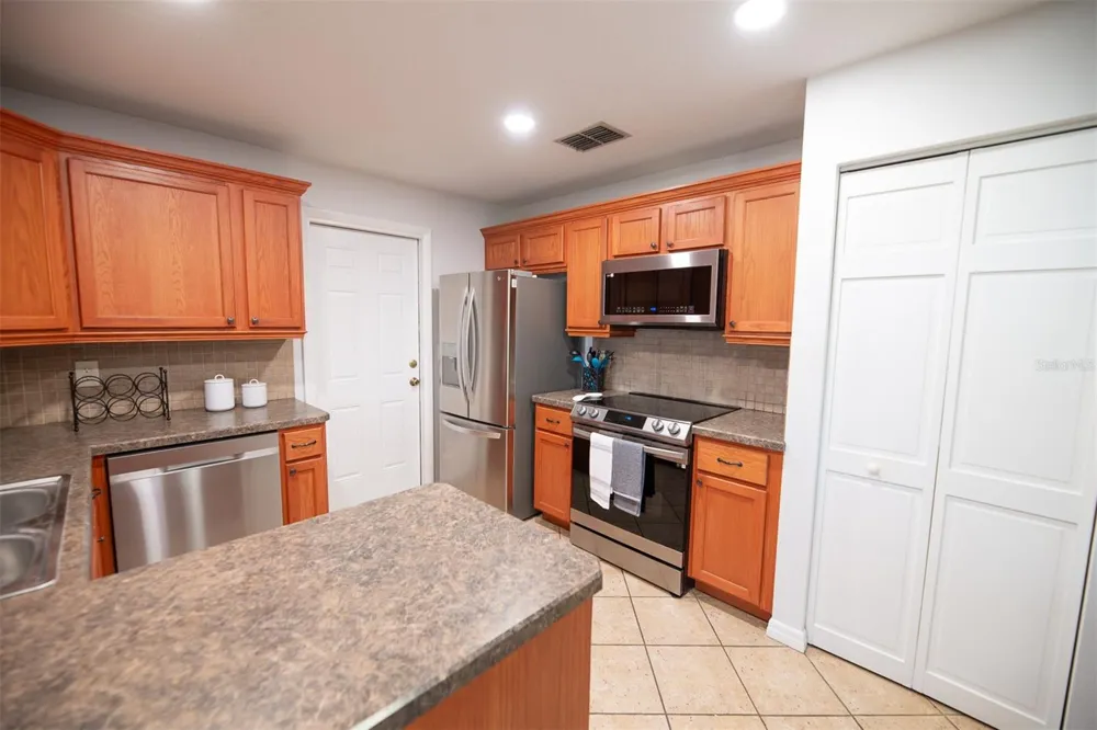 2613 SUMMIT STREET Palm Harbor, FL 34683