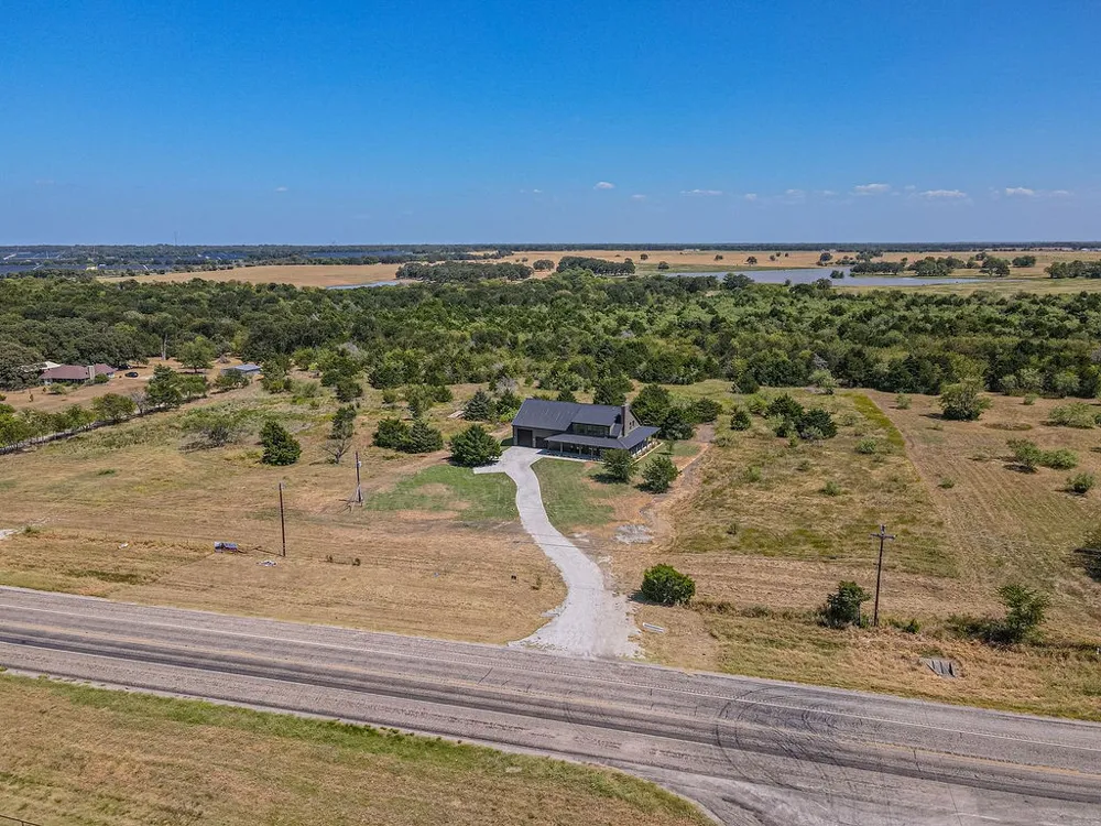19498 TX-34 Highway Terrell, TX 75161