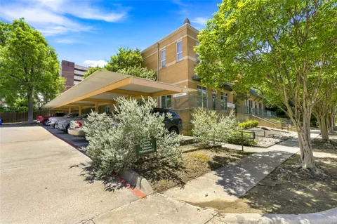 1617 W Oleander Street #225