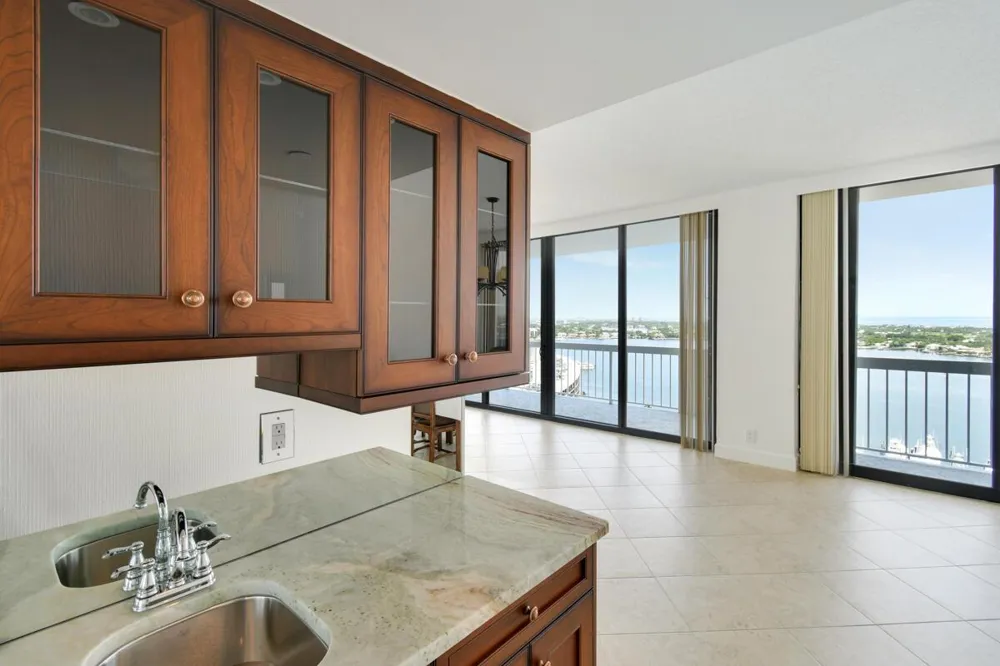 123 LAKESHORE DRIVE #PH45 North Palm Beach, FL 33408