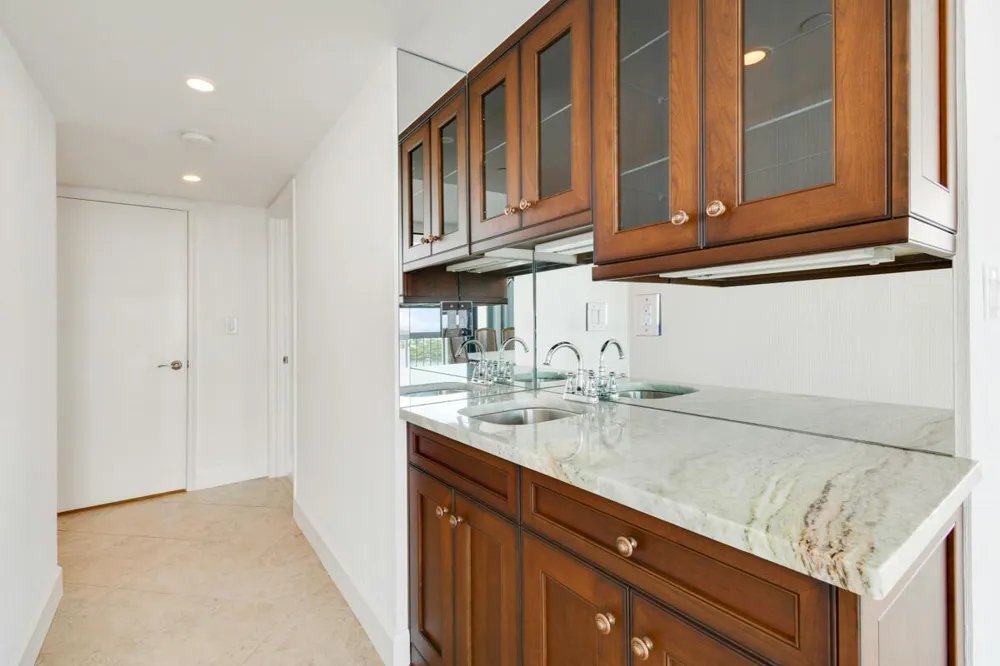 123 LAKESHORE DRIVE #PH45 North Palm Beach, FL 33408