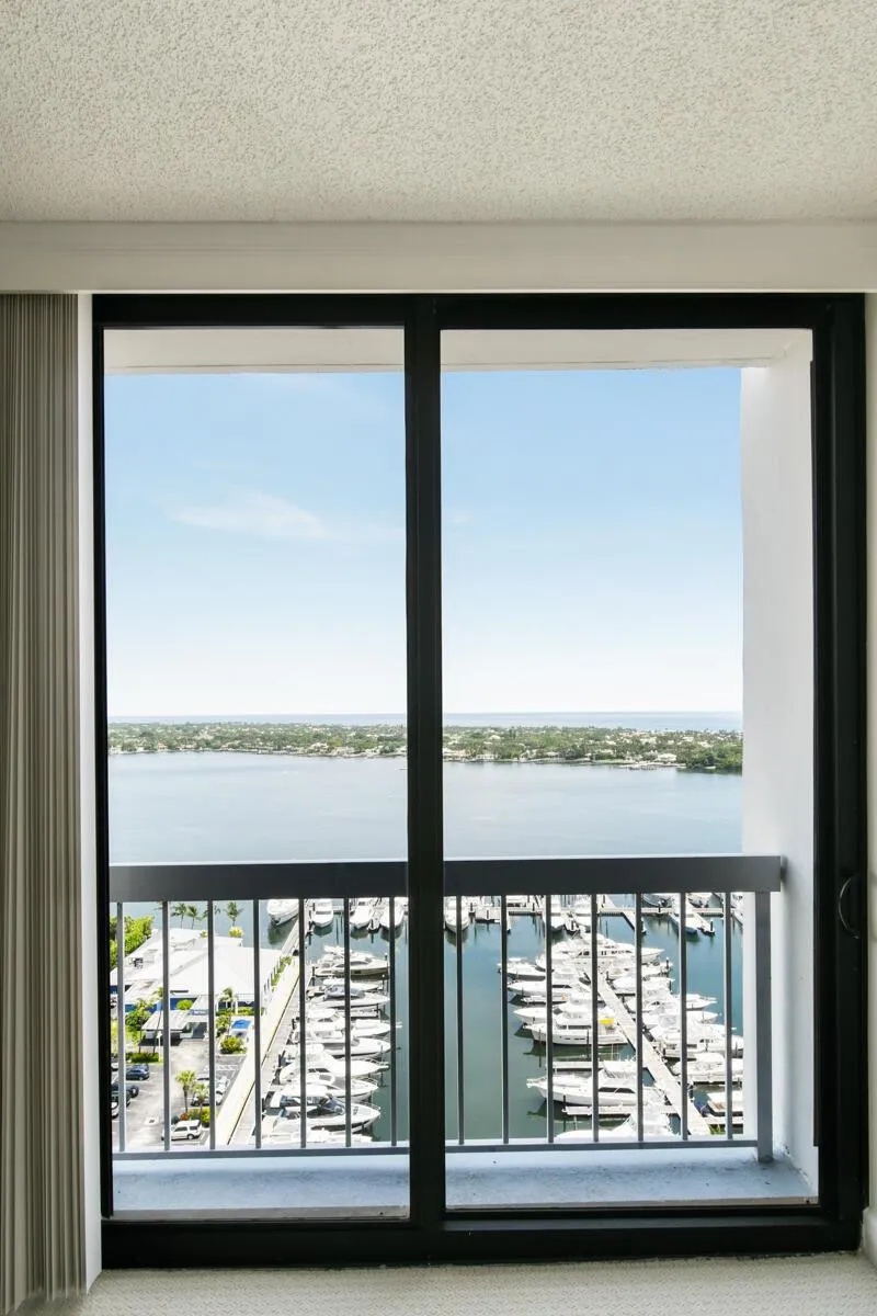 123 LAKESHORE DRIVE #PH45 North Palm Beach, FL 33408