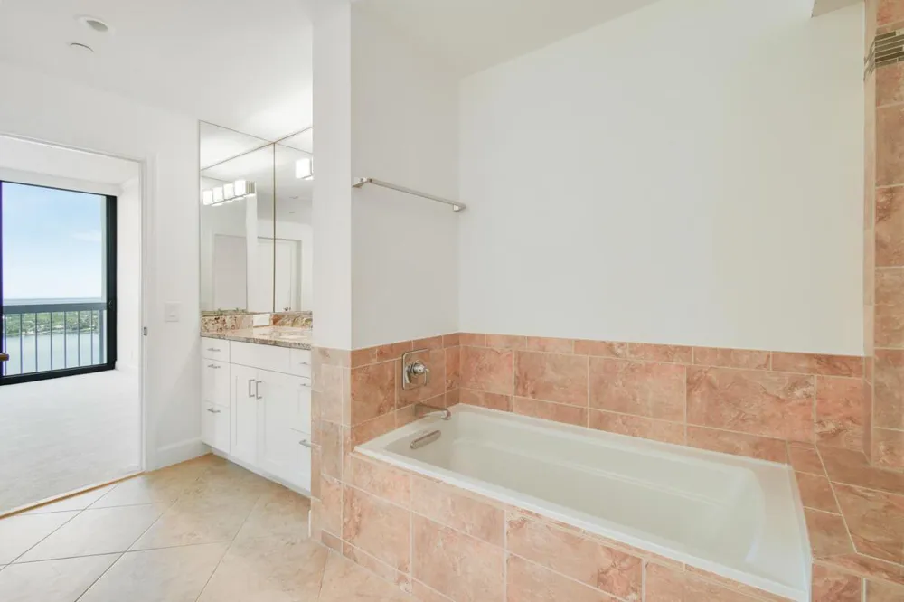 123 LAKESHORE DRIVE #PH45 North Palm Beach, FL 33408