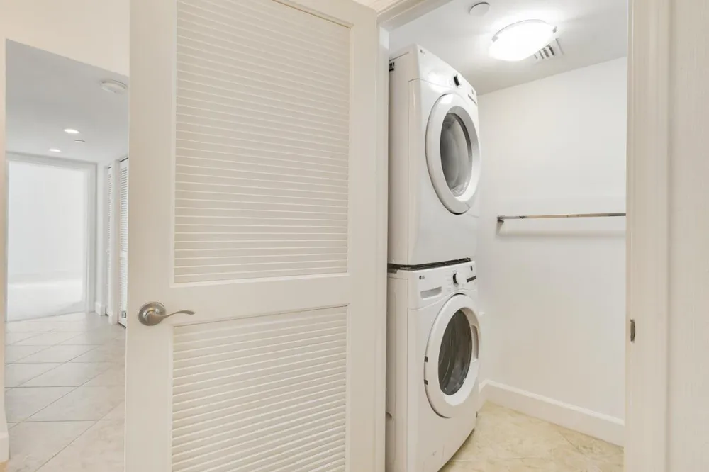 123 LAKESHORE DRIVE #PH45 North Palm Beach, FL 33408