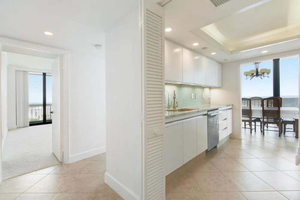 123 LAKESHORE DRIVE #PH45 North Palm Beach, FL 33408