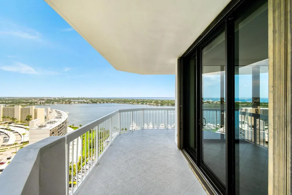 123 LAKESHORE DRIVE #PH45 North Palm Beach, FL 33408