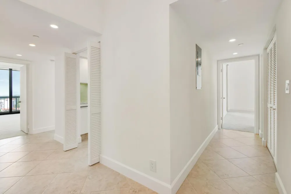 123 LAKESHORE DRIVE #PH45 North Palm Beach, FL 33408
