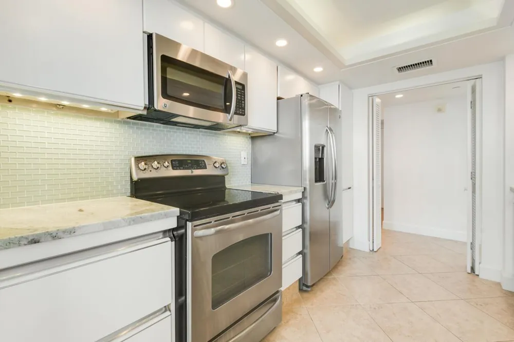123 LAKESHORE DRIVE #PH45 North Palm Beach, FL 33408