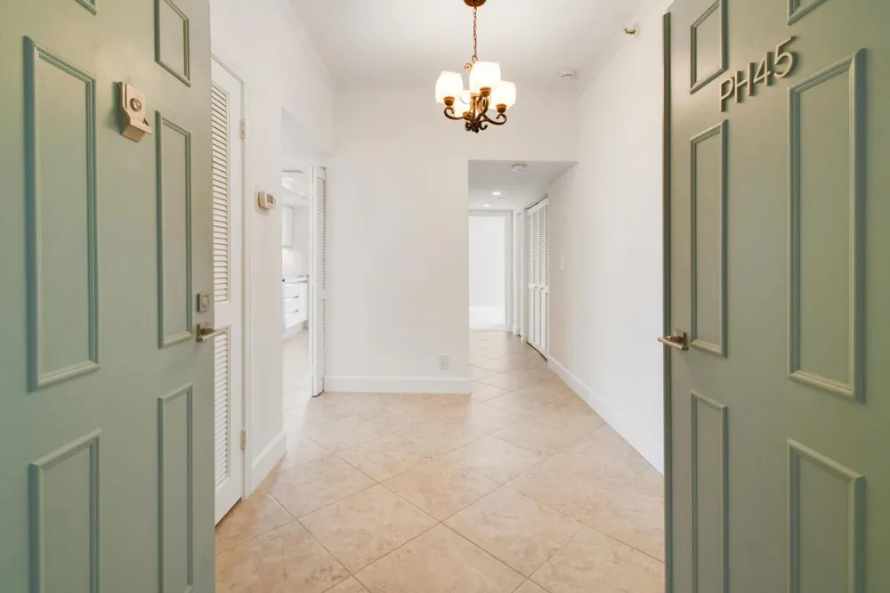 123 LAKESHORE DRIVE #PH45 North Palm Beach, FL 33408