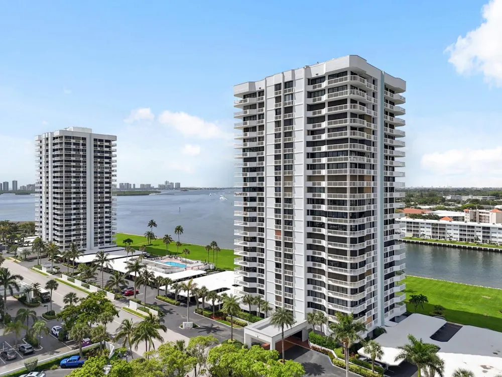 123 LAKESHORE DRIVE #PH45 North Palm Beach, FL 33408
