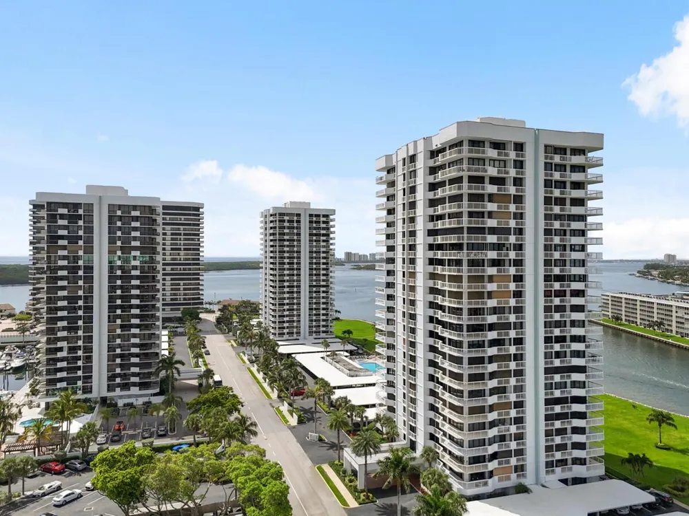 123 LAKESHORE DRIVE #PH45 North Palm Beach, FL 33408