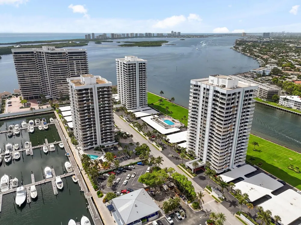 123 LAKESHORE DRIVE #PH45 North Palm Beach, FL 33408