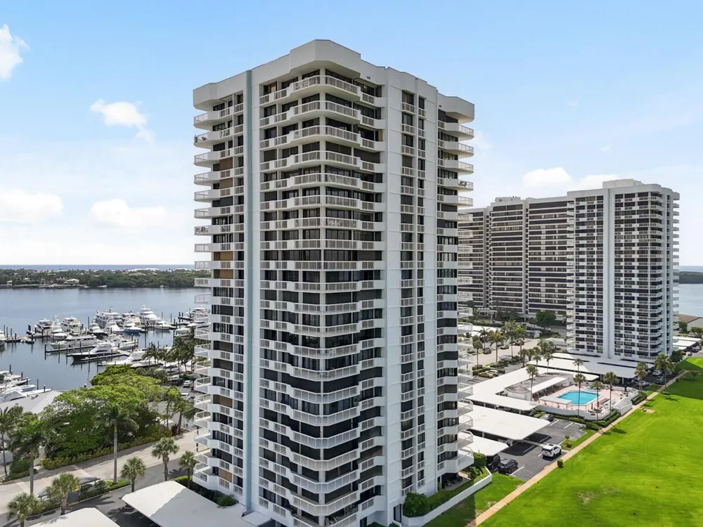 123 LAKESHORE DRIVE #PH45 North Palm Beach, FL 33408