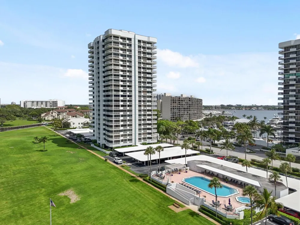 123 LAKESHORE DRIVE #PH45 North Palm Beach, FL 33408