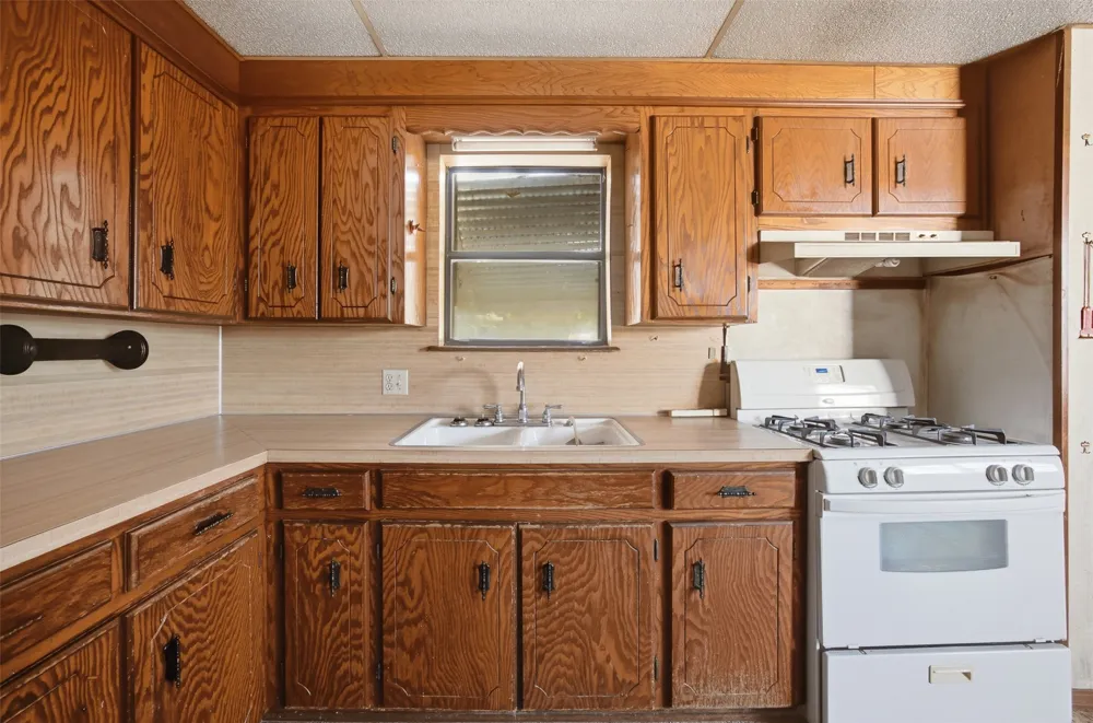 201 W Madison McAlester, OK 74501