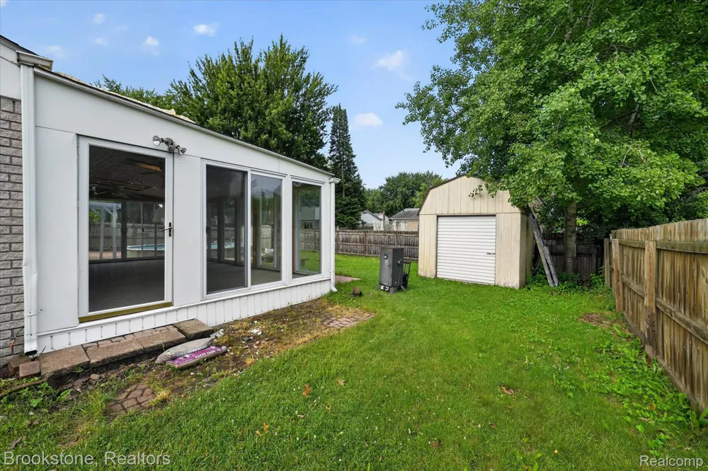 39795 Waldorf Drive Clinton Charter Township, MI 48038
