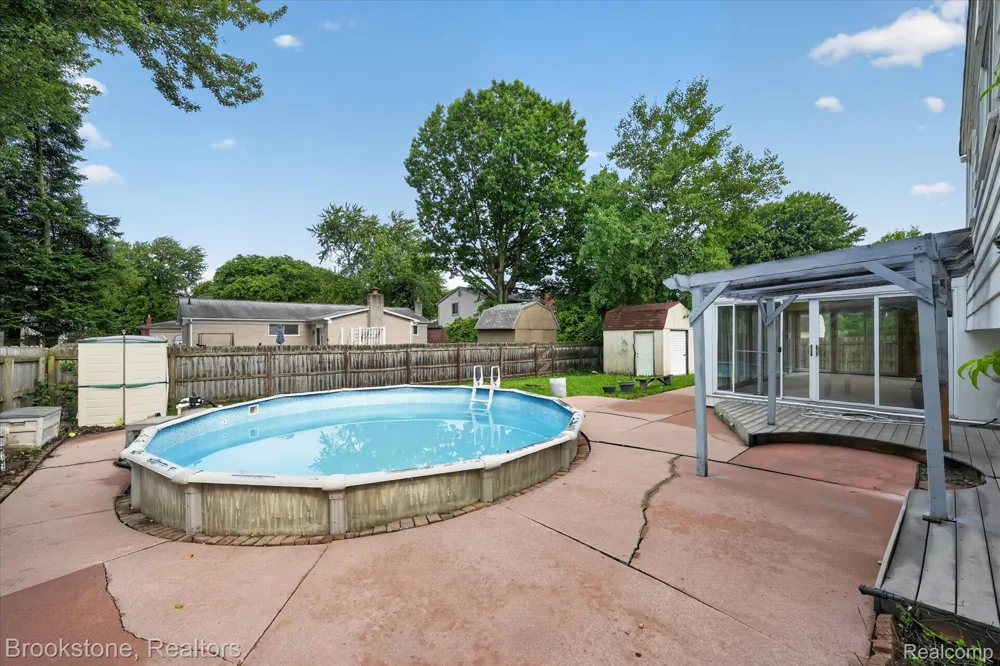 39795 Waldorf Drive Clinton Charter Township, MI 48038