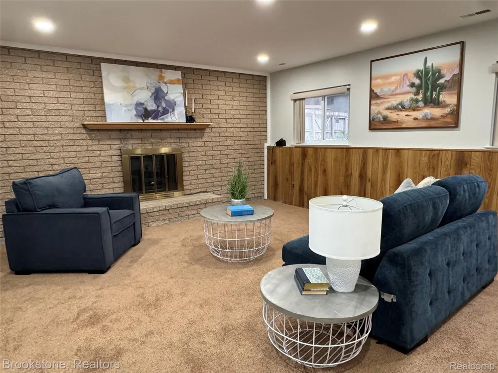 39795 Waldorf Drive Clinton Charter Township, MI 48038