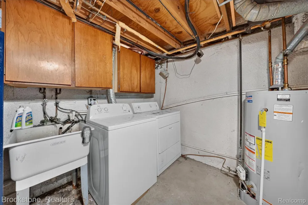 39795 Waldorf Drive Clinton Charter Township, MI 48038