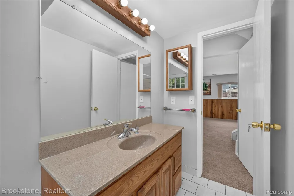 39795 Waldorf Drive Clinton Charter Township, MI 48038