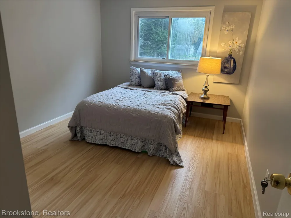 39795 Waldorf Drive Clinton Charter Township, MI 48038