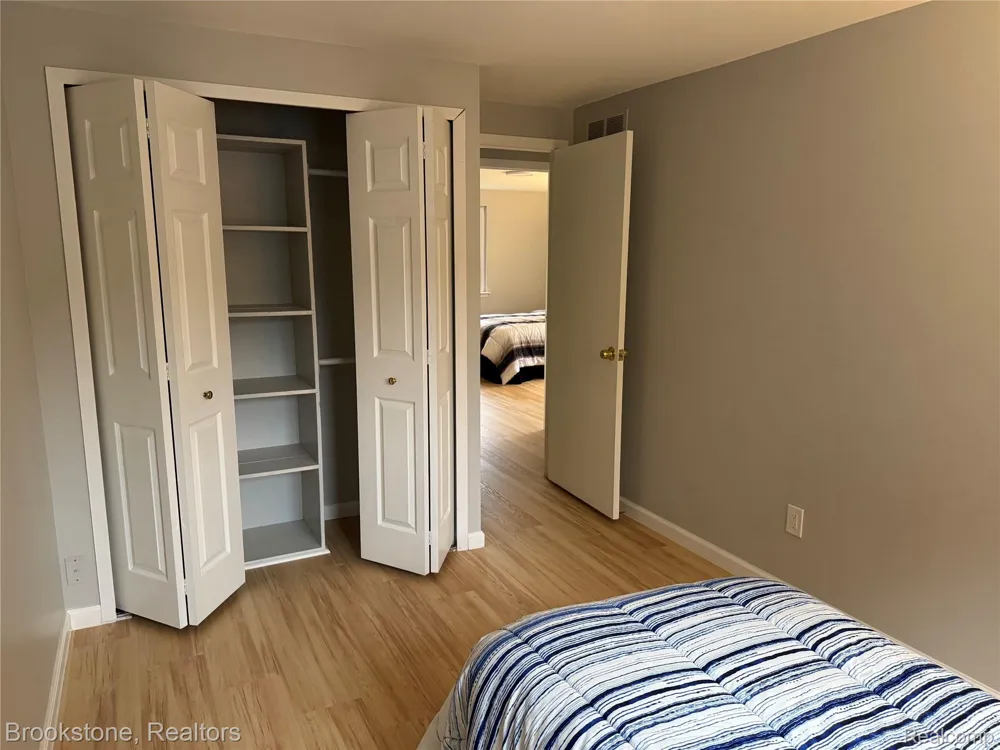 39795 Waldorf Drive Clinton Charter Township, MI 48038