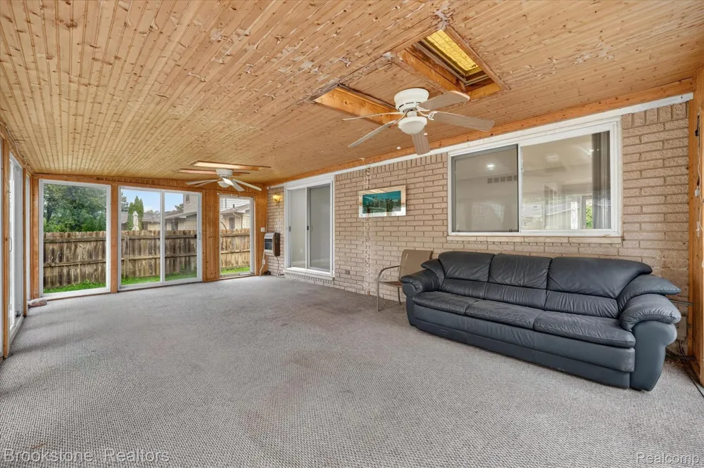 39795 Waldorf Drive Clinton Charter Township, MI 48038