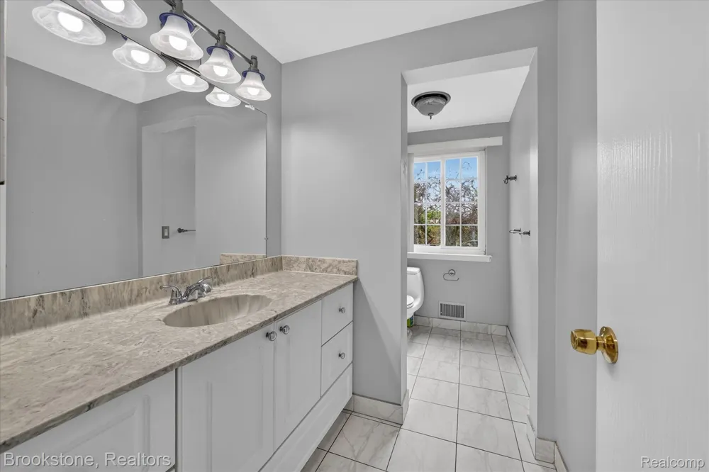 39795 Waldorf Drive Clinton Charter Township, MI 48038