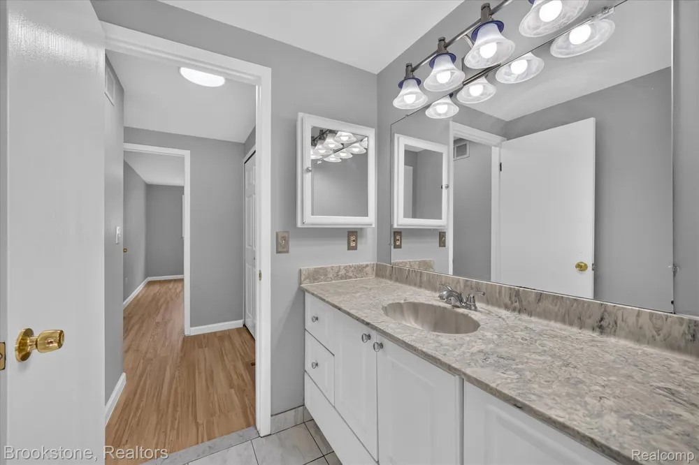 39795 Waldorf Drive Clinton Charter Township, MI 48038